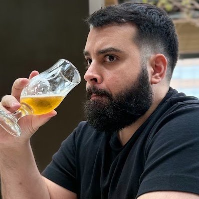 eu sou o rafa, mas alguns amigos me chamam de rakkelly ou rakka para os mais íntimos, cheguei a pouco aqui no twitter então vamos com calma...