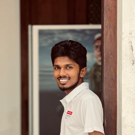 23 🌱 / Proudly #SriLankan 🇱🇰 / Mass Media (UG) 👨🎓 @ColomboUni / Interests - Media 📝 Politics 🗳️ Development 📈 Law ⚖️ (He/Him/His)