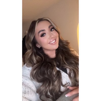 charlmulhall_'s profile picture. 