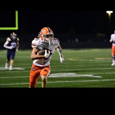 ‘27 John Hersey HS// 6’2 // 165lbs // WR, DB // 4.1 GPA //4.6s 40//joshriggs12987@gmail.com // https://t.co/OsymHkRfBw Insta: JoshRiggs80 #224-200-1299