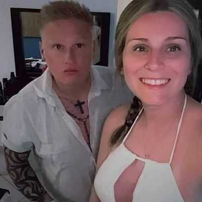 ❤ Courtney Younger - 02/12/14
🏠 Sheffield
💻 Care Manager
⚽️ Bristol Rovers