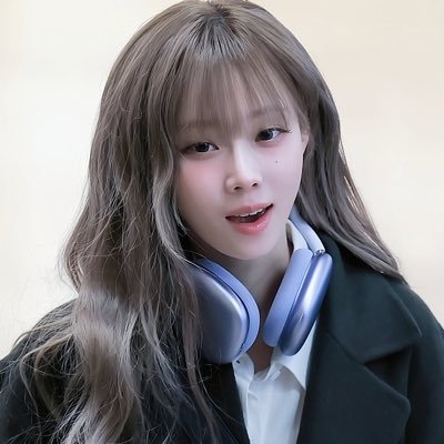 withminjeongie's profile picture. to the 𝐬𝐭𝐚𝐫 and back 🇻🇳🇺🇸