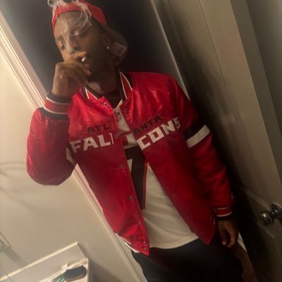 Set goals than go achieve them MD Investor📈/Big Boss Ceo of SYLAS LLC /Artist🎙LOYALTY BEFORE BETRAYAL.