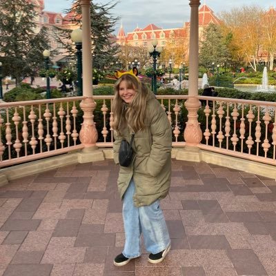 26 | she/her | veterinarian, reader and ariana grande enthusiast.