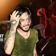 pnweeb, blood bros ceo, ecco2k dickrider, equinepilled. #sasstwt . he/it. -⃝⃤ . rym is 1900usanails, priv is @l0ve_h0unds . @boxcttrfacelift ^w^