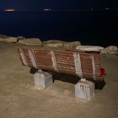حساب للمساحات فقط -غير شخصي البتة- (شاعرٌ تسكنهُ القصيدة) ، سعوديٌّ جدًا