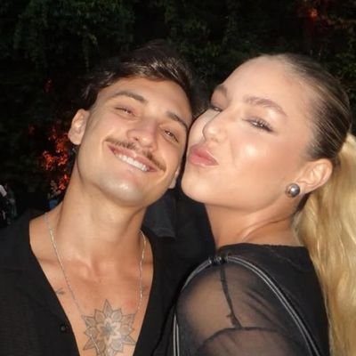 atraiogostosaa's profile picture. marido da marcella e pai da zoé