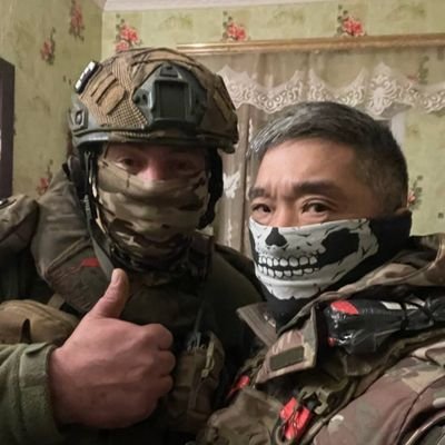 1年、2年前の稚拙なものの考えだった自分を悔いて。戦士は敵にも敬意を持って戦う。戦争で学んだ事はとても多い。失ったものも多い。失った仲間は覚えきれない。でも後悔はない。一番良いことは早くこの戦争が終わること。両軍兵士が一人でも多く生き残ること。