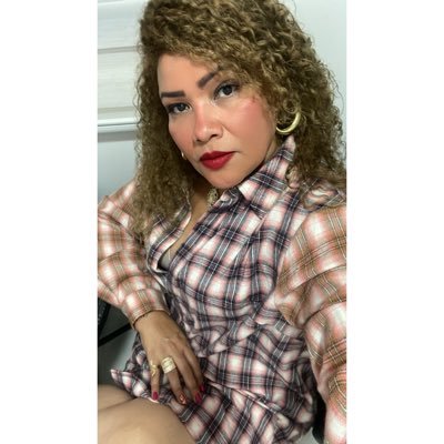 thamaranarvaez's profile picture. Cada (tic-tac) es un segundo de la vida que pasa, huye y no se repite. Hay en ella tanta intensidad,  que el problema es sólo saberla vivir. 💫💫💫