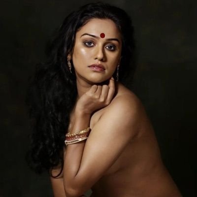எல்லா உயிர்க்கும்  காமம் பொதுவானது 

இதை பேசினால் அசிங்கம் என்று பேசும்  நபர்கள் 

வக்கிர எண்ணத்துடன் பிறரை பார்க்கும் எண்ணம் உடையவர்கள்..