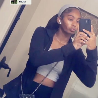 uhh_malll's profile picture. 💖   👑