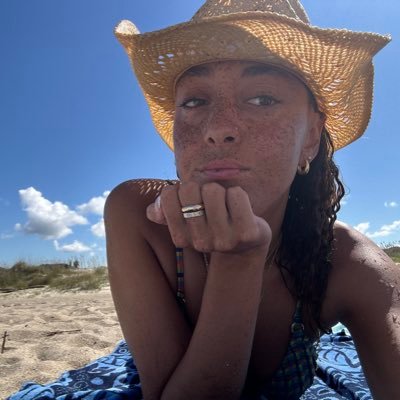 erinbolch's profile picture. 