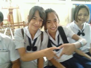 รักแรก มันแยก ยาก
รักมาก มัน ยากแยก
รัก..เป็นคนแรก ถ้าให้แยก มันคงยาก!!!