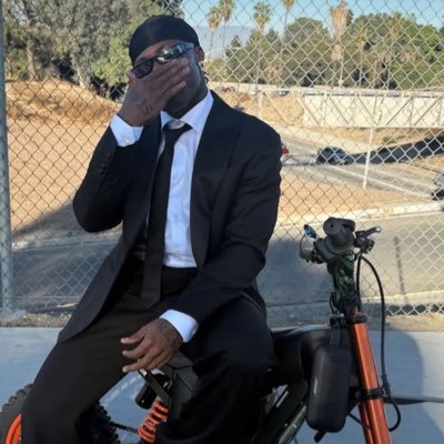 the_uglygod's profile picture. ARSENAL FC🔴⚪️