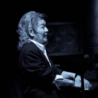 keyhash's profile picture. ジャズピアニスト。Bro.Tomとのliveも演りました。 #極上文学 #文豪LETTERS 等への音楽提供、舞台で生演奏。  https://t.co/dVHLIB9eTr

hash's music YouTube Ch. https://t.co/84UlimDvq3