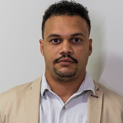 Pensante, Torcedor do Sport, contador tax, Dev Java|Javascript|php|python|{node.js|laravel|angular|Selenium|Jangamaicano, pode até parecer irônico e ser.