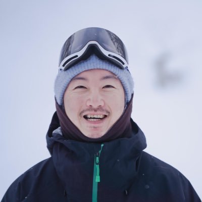 長野県生まれのプロスノーボーダー▶️大町〜白馬ロコとして33シーズン目▶️Top to Bottom SessionというTopのパウダーから地形にパークBottomのコンクリ街の🍻🍔まで全ての楽しみ方をお伝えするレッスン開催中▶️質問等DM受け付けてます/BURTON/STEPON/DRAGON/KM4K