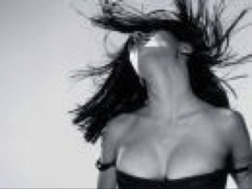 KarineKcaze's profile picture. 