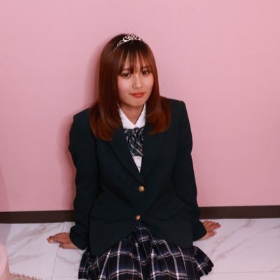 〈KCE所属〉17歳 SSW【美波ゆずは】 - 矯正中 - お仕事以外のDMのお返事できません😣 *経歴* #シャイハピ oud.優勝/まいどなNEWS記載/ラジオ出演/ 🙄私の夢は男でひとつで育ててくれた父に音楽で恩返しをすることです。⬇️リンクをチェックしてね✨応援よろしくお願い致します🙇🙏