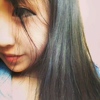 rie224785549467's profile picture. 