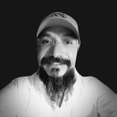 Hace años tuve, esta red social, después de  encontrarme, ahora me encuentro aquí