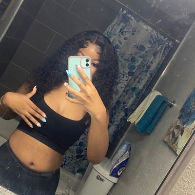 joeyyszn's profile picture. 