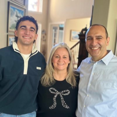 ChandraCheij's profile picture. Academic & Athletic Director for @Nick_Cheij99. RE Investor & Partner at Tripperlee LLC. Everything is figureoutable. Hard work pays off.