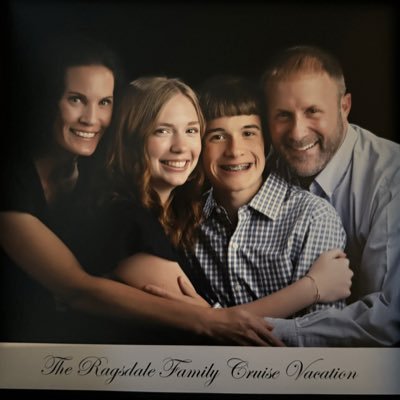 Wife to @strgdale, Mother, Christian, PE teacher at Poole Elementary School, and Georgia Bulldogs fan.