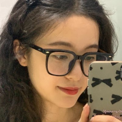 Alex5924542638's profile picture. 被室友种草 在读大二女大！！高中的时候就有轻微性瘾和手瘾的坏习惯了，自己属于是易高潮体质 之前跟前男友做的时候高潮会忍不住浑身颤抖被前男友从一开始的单纯女大开发到每周都想爱爱现在只想找一个可以长期发展的宝宝 喜欢被舔舔！口嗨哥别来