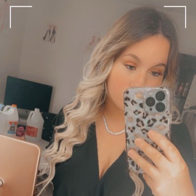 hello everyone my name is caitlin. im obsessed with makeup I’m also a youtuber if you are a brand or company you can reach me at caitlinjerrier123@gmail.com
