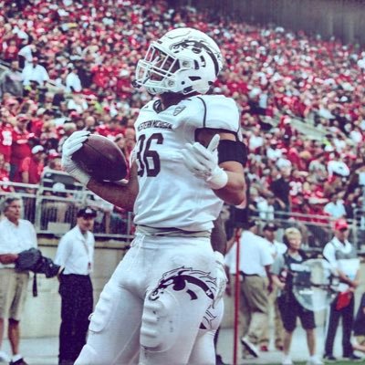 Coach_Mullinax's profile picture. 7x EFFL Champion 🏆 0x BestBall Mania Winner 🗑️ Former Division 1 Athlete 🏈 2x Father  🧍‍♂️1x Husband 🤵‍♂️