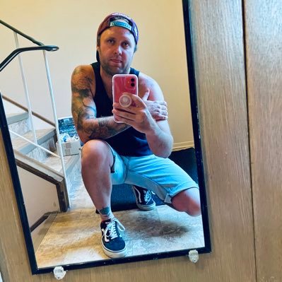 🇨🇦 Pretty much just want to spread positivity 🫶🏻 #Survivor buff. #StarWars nerd | #FlyTogether | #GoFins | #TogetherWeRide | #MakeItMagic | #DirtyWater