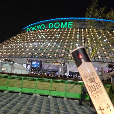 ラルクに出会い四半世紀✨♂
初めて聴いたflower(CDTV)で虜に🌻
無言フォロー失礼しますm(*_ _)m
気軽にフォロー(無言も)OKです🌈 🎶
hyde 誕生祭-1月19日参戦❣️next→35th L’Anniversary LIVEに絶対行く‼️🌈