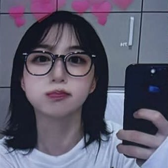 Taesan134148's profile picture. What a drag..