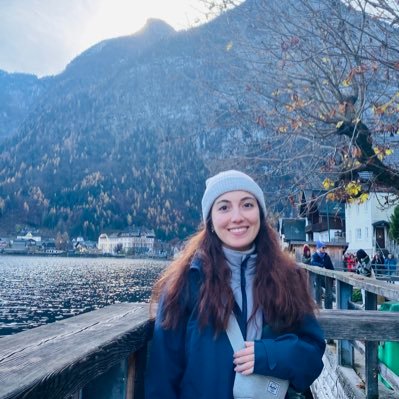 KubraOzvural's profile picture. Scientific Illustrator • Creative Director @colorparticle 👩🏻🔬 ✏️