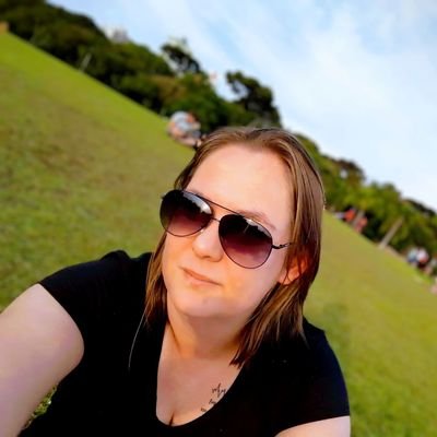 TateehSchmidt's profile picture. Instável nos relacionamentos e na imagem de si.