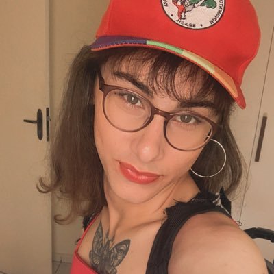 Se veio aqui bancando o curioso p ver se falo merda, seja bem vindo. Só vai ver futilidades e passação por aqui.