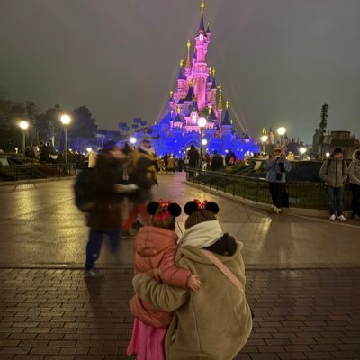 robadamsx's profile picture. 