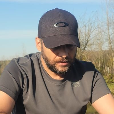 sinarooh's profile picture. Senior graphic designer | Art manager