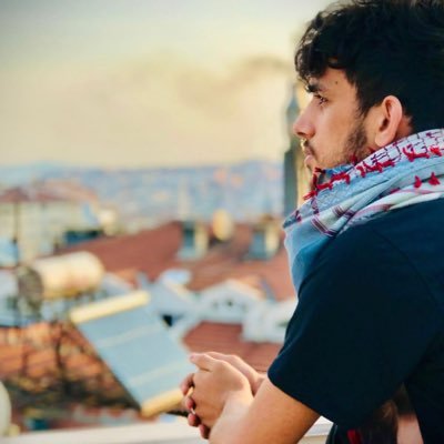 تو شاهینی قفس بشکن به پرواز آی و مستی کن که بر آزادگان داغ اسارت سخت ننگین است