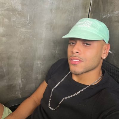 reiscx_'s profile picture. 