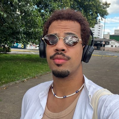 Historiador 🏳️🌈 | Eu não falo sozinho, eu penso. Se a minha boca reproduz o som, ai a culpa já não é minha!