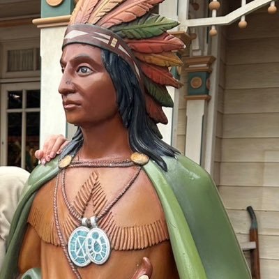 ttbn_u's profile picture. 学生時代重岡と割と長めの交際期間を経た上で神ちゃんと結婚して幸せな日々を育んでいるにも関わらず濵田崇裕と不倫してるその事実を上司の中間淳太に弱みとして握られてるし慕ってくれてた後輩の流星と望にもいつの間にかバレてるし、偶然入ったラーメン屋の店長は桐山照史で常連になるしその店で元カレ重岡と再会したことはまだ誰にも秘密。