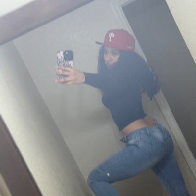 maniyyaa's profile picture. 