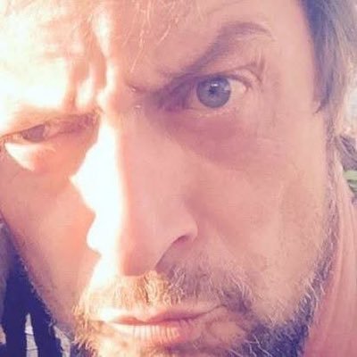 Mâle Blanc. Âge mûr. Chrétien. White-trash. Sang-pur. Meine Subaru ist fantastisch ! Aber da bin ich: im falschen Land, zur falschen Zeit.