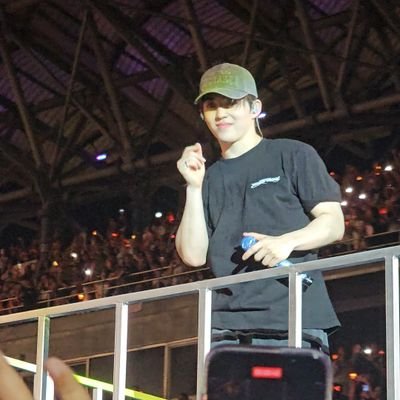 leaderlinesus's profile picture. (gremlin noises)