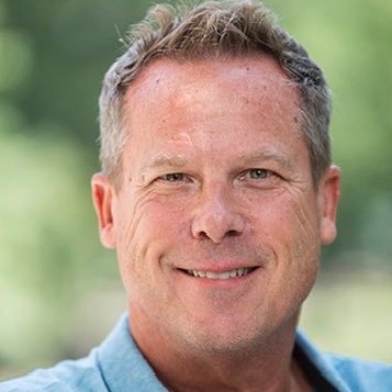 ❤️🔥Passions: my kids, triathlon, & teaching @UNC. 🏣Profession: keynote speaker, founder & creative director @THErAVeAgency, tech futurist, branding expert.