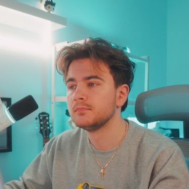 24 🇨🇦🇭🇷 | Chasing my dream | Content Creator | 80,000+ Followers | 📩 sideways@badmoontalent.com