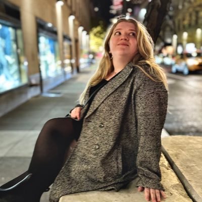 sometimes the greta gerwig of hockey. writer, film school survivor. words @CanucksArmy @offsidenewsco @thebeaverton. // 💌 ariellemlalande@gmail.com