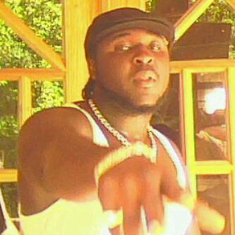 Evo_wevibz's profile picture. hi i'm a dj / announce love music and building of commercial  .enjoy meeting working and socializing with people and relaxing with the family